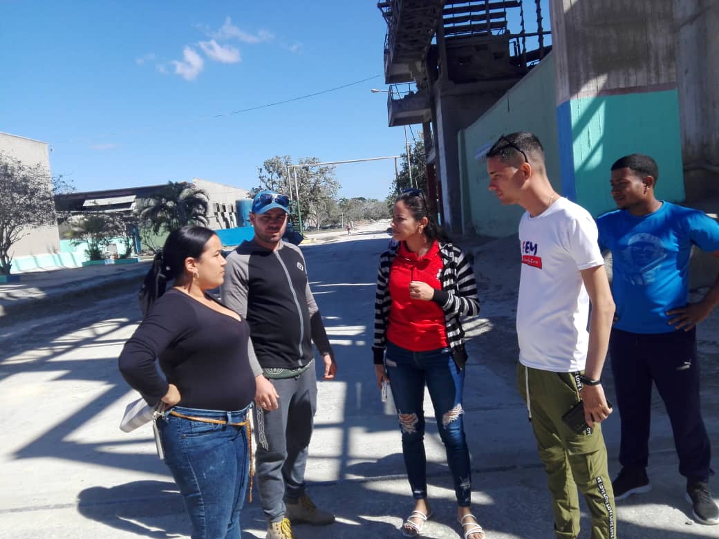 Intercambio juvenil en la fábrica de cemento Siguaney