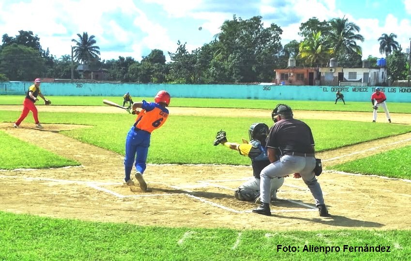 Sancti Spíritus y Cabaiguán a gran final de la Serie Provincial de Béisbol