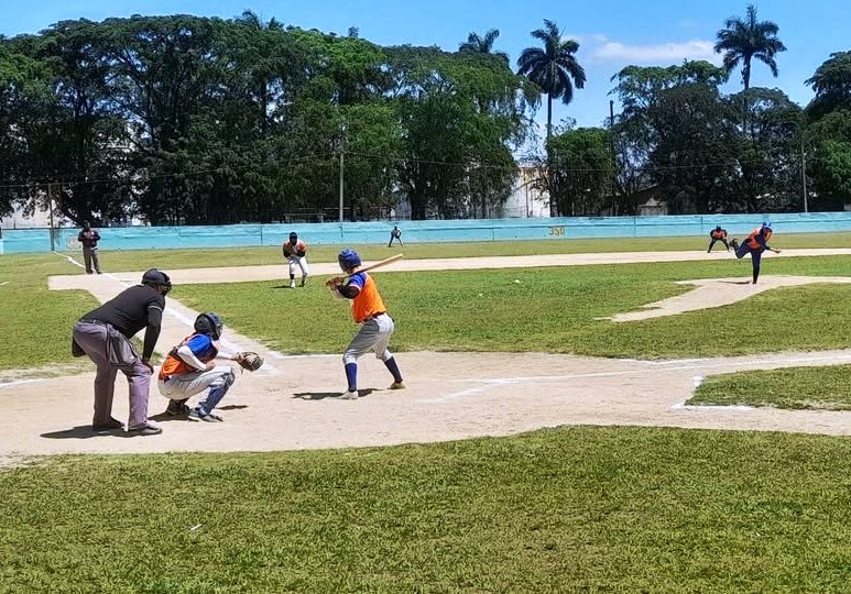 Campeón de la pelota espirituana se define este lunes
