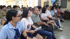 Estudiantes de la enseñanza media pasan revista a sus prioridades