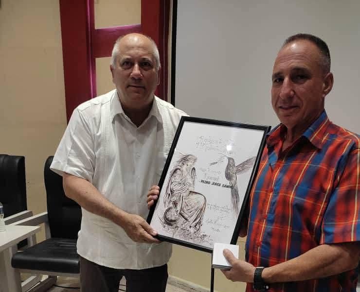Sistema de Casas de Cultura distingue a promotor espirituano