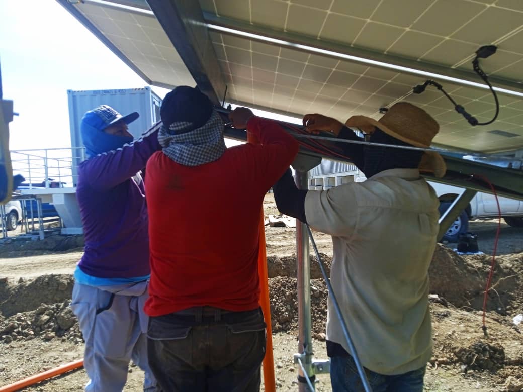 Especialistas de Copextel suman esfuerzos para avance de parque solar de Tuinucú
