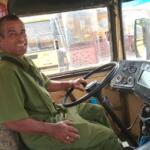 Juan Carlos Llanes González y su viaje del taller al volante
