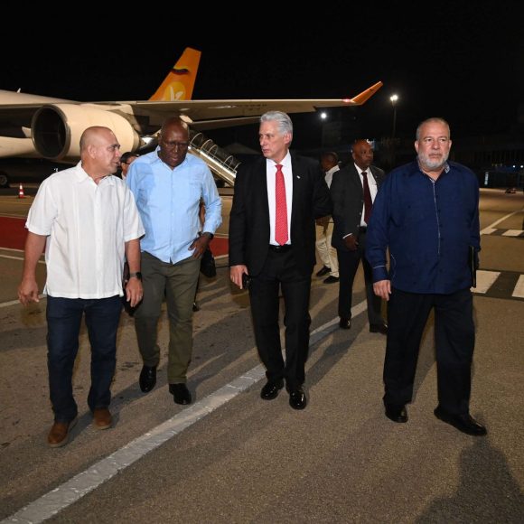 Díaz-Canel regresa a Cuba tras participar en cumbre euroasiática