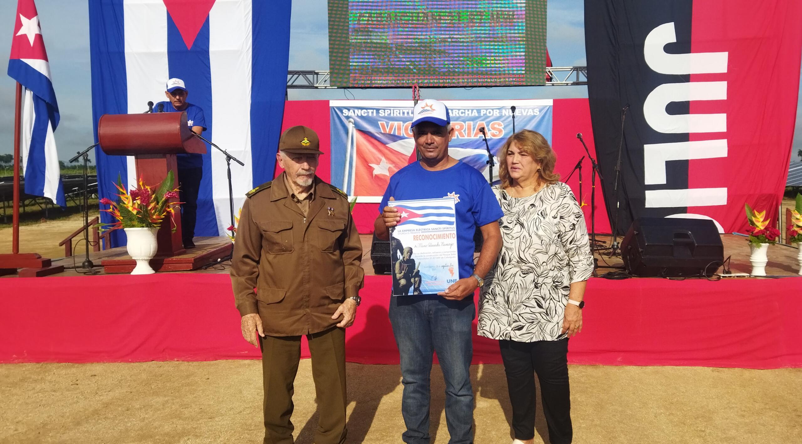 Comandante de la Revolución Ramiro Valdés inaugura oficialmente parque solar de Cabaiguán