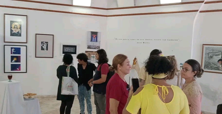 Salón de Arte Oscar Fernández Morera entregó sus reconocimientos