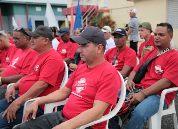 El reconocimiento al trabajo distinguido estuvo presente en el inicio de la jornada de homenaje a los trabajadores de la Industria Alimentaria. Foto: Oscar Alfonso Sosa.