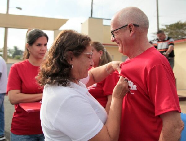 La distinción Pedro Marrero fue otorgada a hombres y mujeres con una trayectoria de meritorio quehacer ininterrumpido. Foto: Oscar Alfonso Sosa.