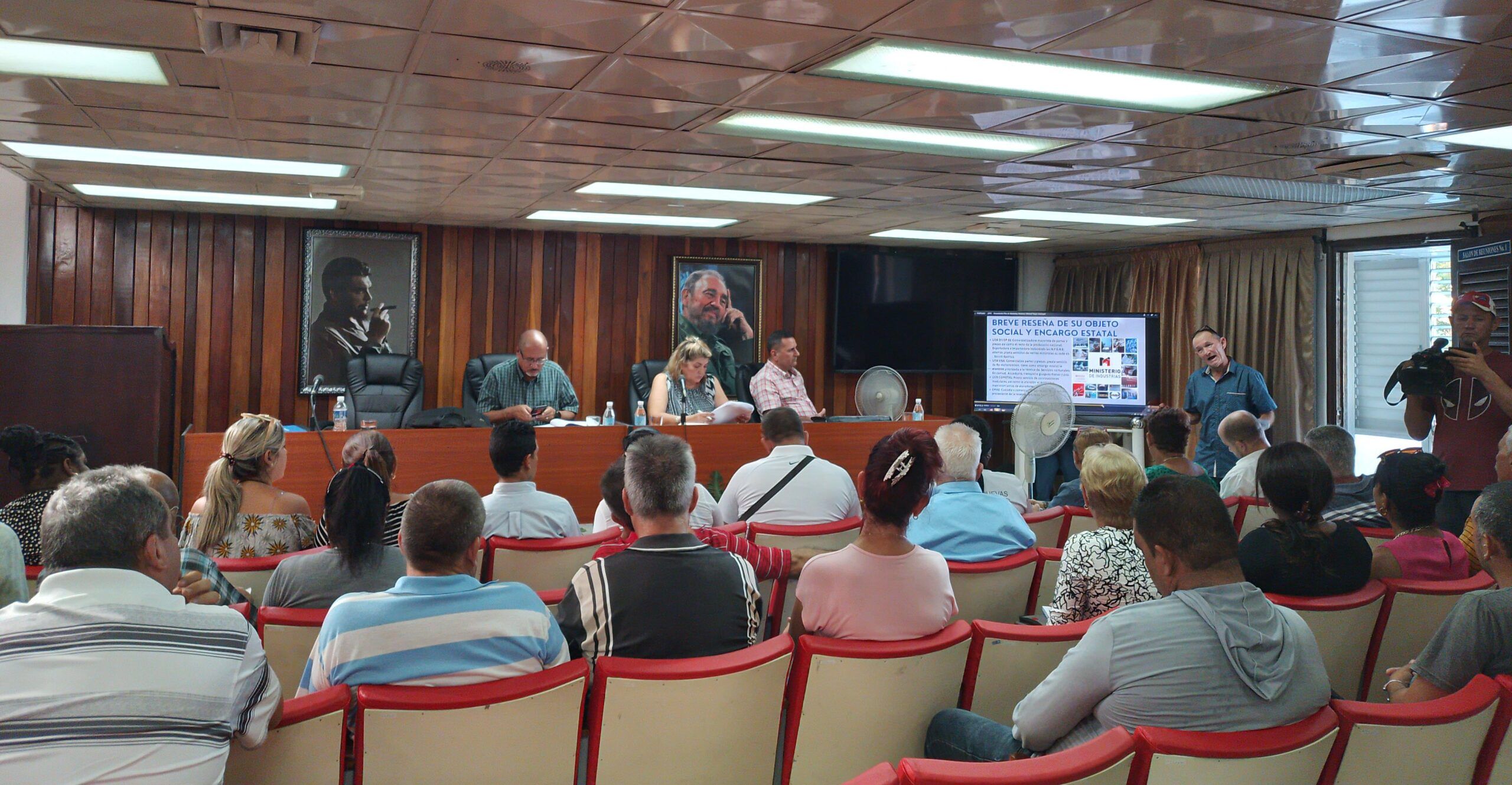 Diputados espirituanos se acercan a gestión del Ministerio de Industrias en el territorio