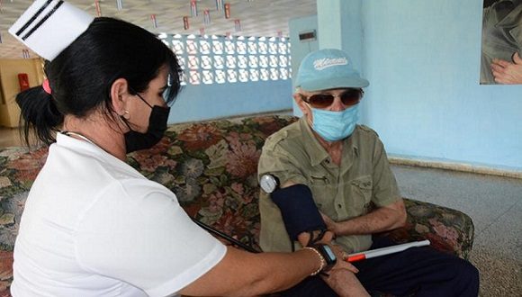 Hogar Provincial de Ancianos brinda atención integral a sus residentes