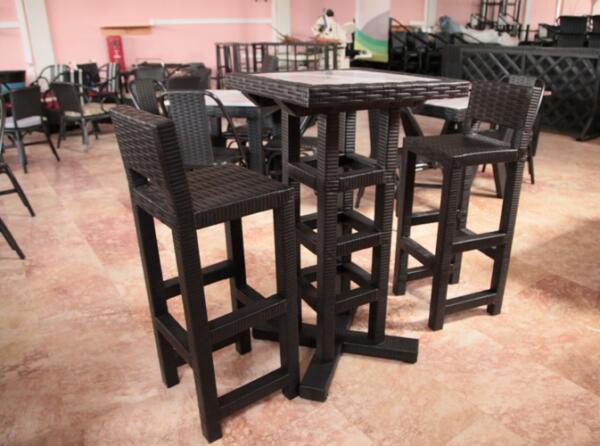 Muebles como estos salen del quehacer de la CNA La Esperanza. Foto: Oscar Alfonso Sosa.