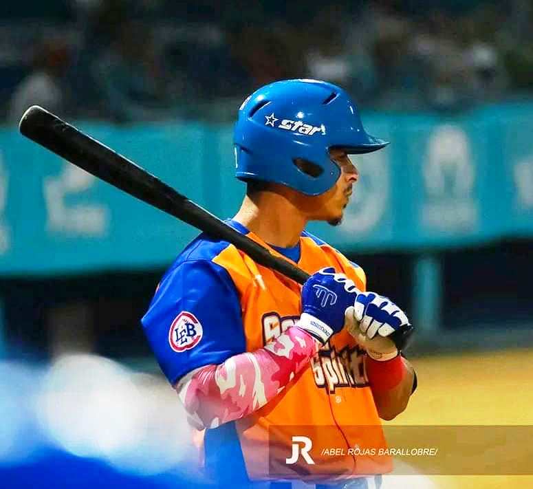 Gallos “cazan” a los Piratas de la Isla