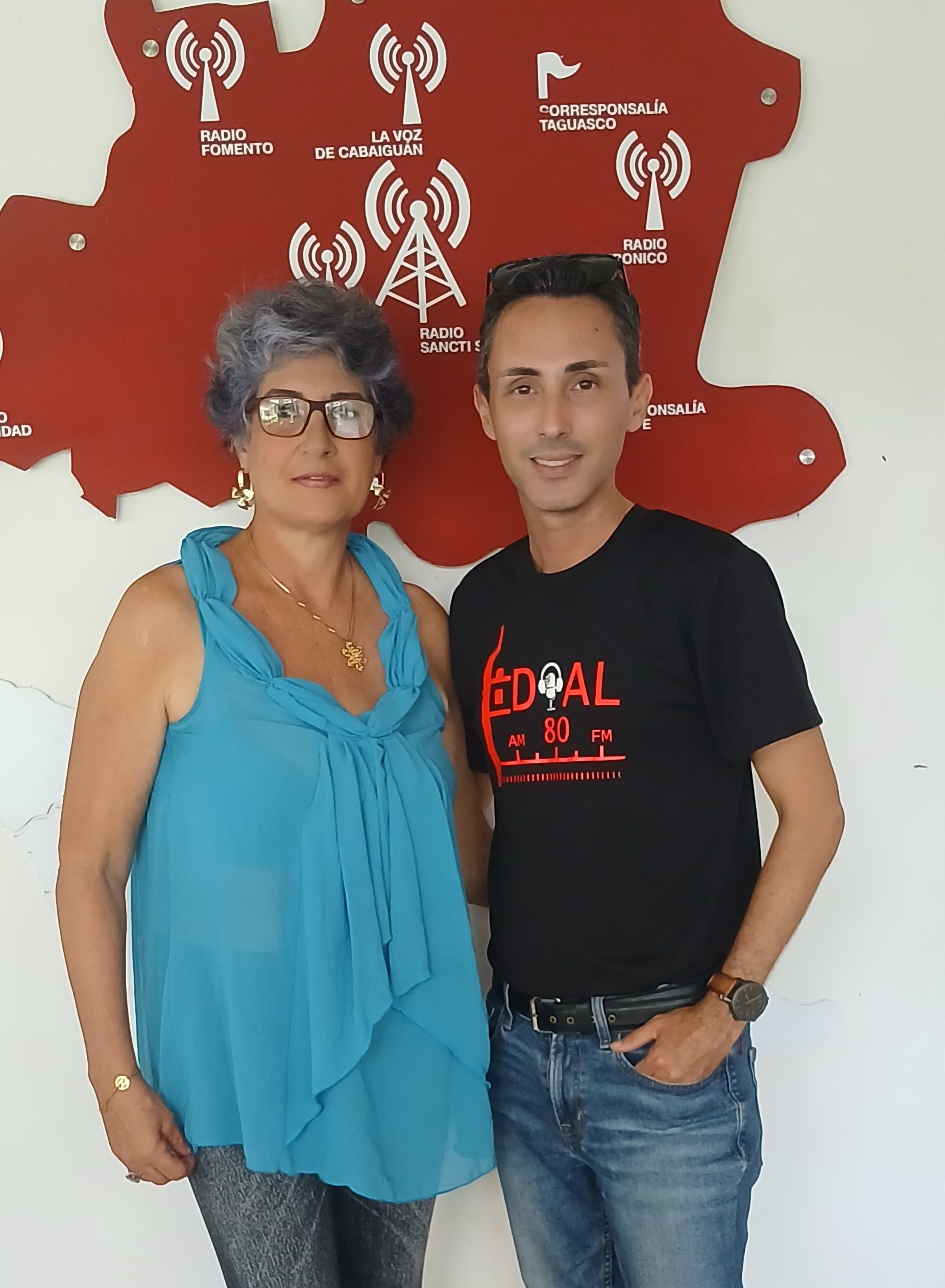 “Sintonizo La Radio Desde Que Me Levanto”
