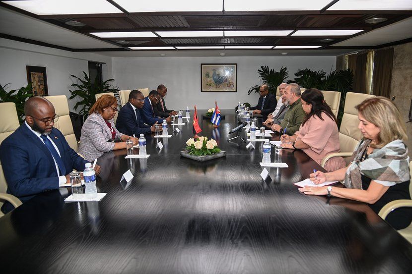 Ratifica Cuba compromiso de ampliar relaciones con Angola