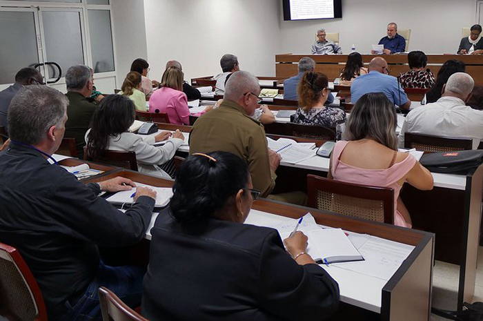 Evalúan atención a la dinámica demográfica