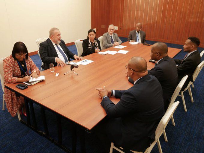 Intercambia Primer Ministro cubano con homólogos caribeños