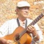 Mauri, la paciencia y su guitarra