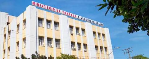 Liberada de sus funciones ministra cubana de Trabajo y Seguridad Social