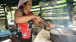 Mujer rural desempeña rol protagónico en las comunidades