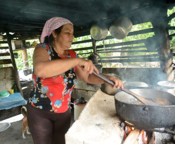 La ruralidad tiene en la mujer fuerza y perpetuidad. Foto: Oscar Alfonso Sosa.