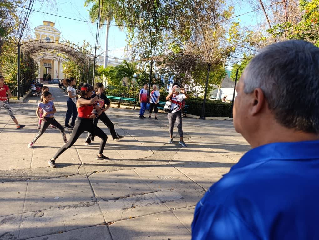 Chequea titular del INDER desempeño del movimiento deportivo espirituano