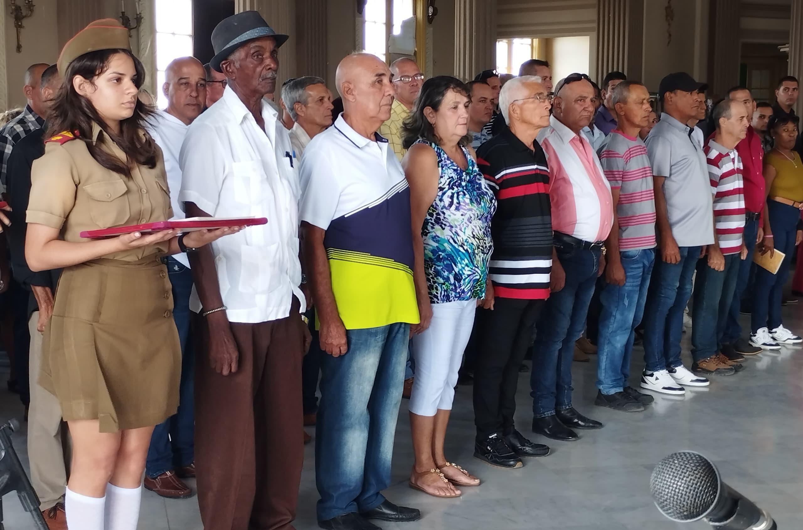Reconocen en Sancti Spíritus a cuadros y trabajadores por su labor sostenida en el Partido (+ fotos)