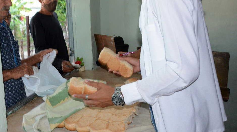 Arribo de buque podría ayudar a estabilizar oferta de pan normado