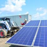 Futuros arquitectos espirituanos se integran a ejecución de parques solares