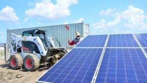 Comenzó instalación de mesas en parque fotovoltaico de Cabaiguán