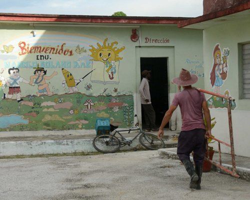 La escuela primaria Manolo Solano, de la cabecera provincial, vive la única inversión pendiente de cara al venidero curso escolar. Foto: Oscar Alfonso Sosa.