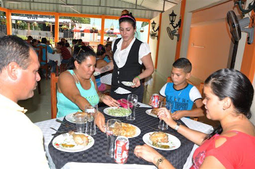 Apoyan gastronómicos espirituanos celebración del Día de los Padres