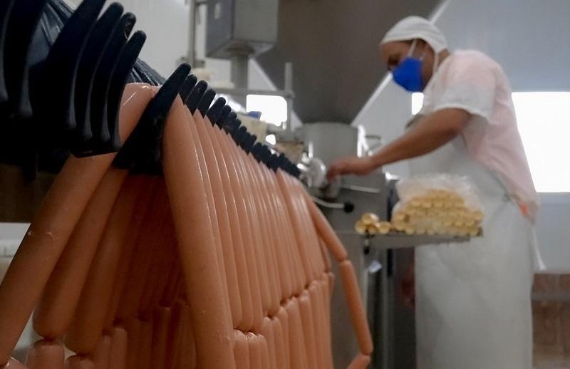 Creatividad e inventivas de aniristas, clave para desempeño de Empresa Cárnica espirituana