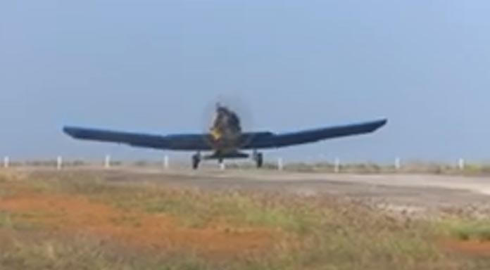 Despiste de avión en La Sierpe solo origina algunos daños materiales