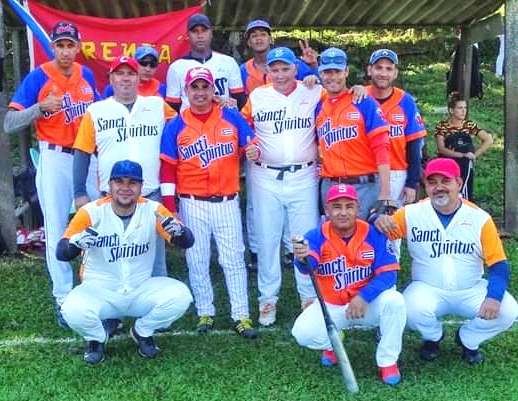 Gallos de la prensa a la toma de la Ciudad de los Parques