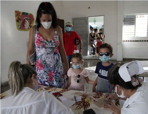 Círculos infantiles y otros locales de centros educacionales funcionan como vacunatorios. Foto:  Oscar Alfonso Sosa.