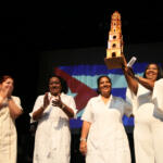 Distinguen a Educación en Trinidad con réplica de la Torre de Manaca Iznaga