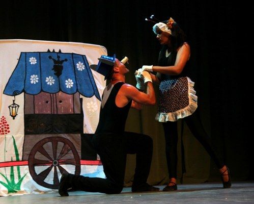 Versión del cuento La Cucarachita Martina, una obra que atrapa y lleva al público más pequeño a los espacios de presentación. Foto: Oscar Alfonso Sosa.