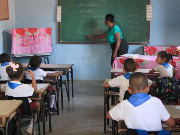 Los centros educacionales reciben el beneficio de la intervención en barrios y comunidades. Foto: Oscar Alfonso Sosa.