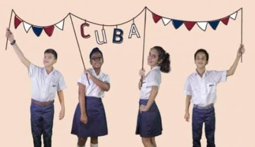 En venta uniformes escolares para grados iniciales de preuniversitarios y politécnicos