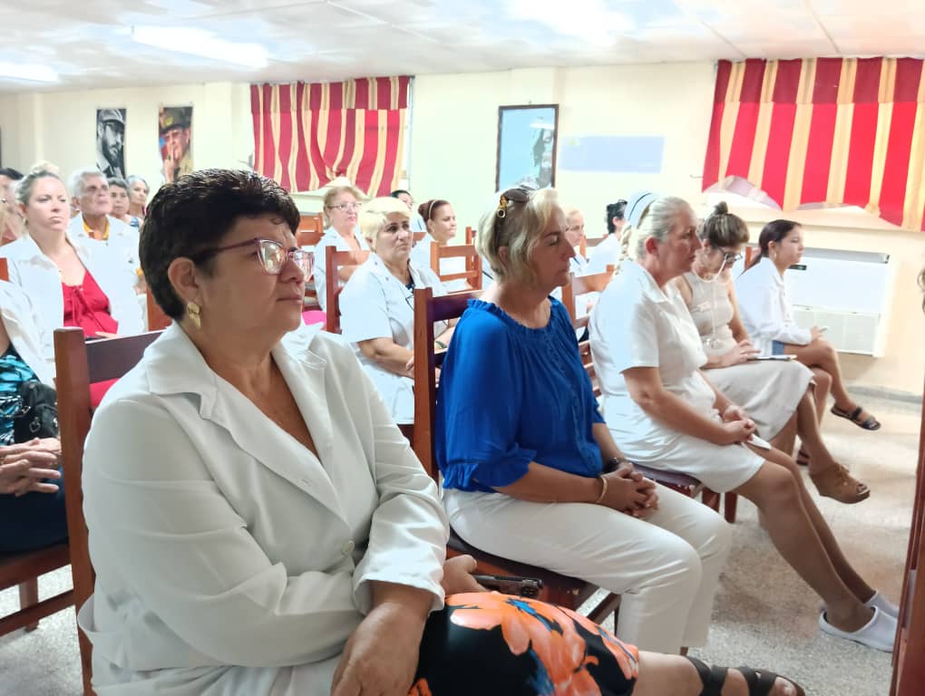 Entregan distinción Piti Fajardo a mujeres del sector de la salud