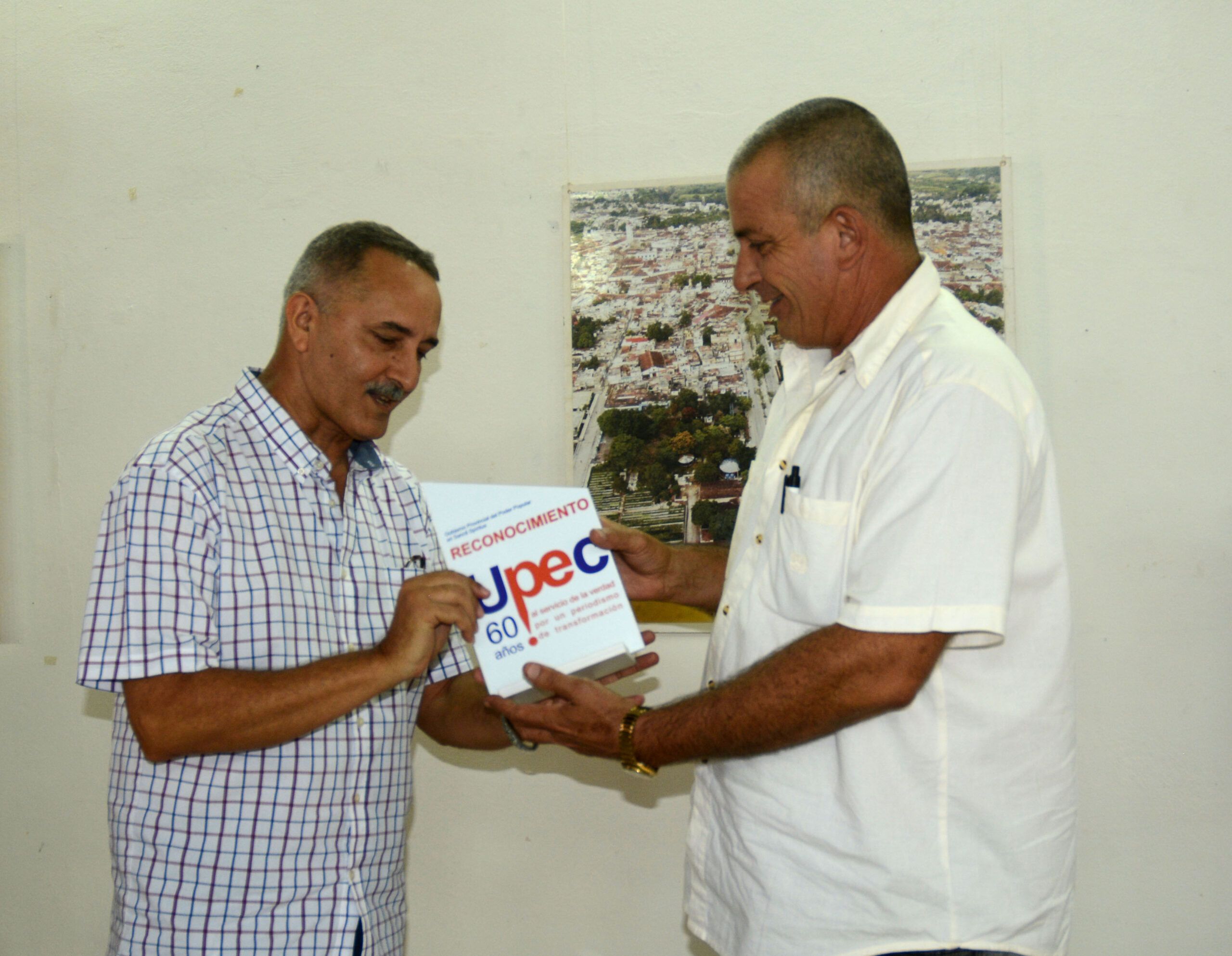 Premio al mérito periodístico