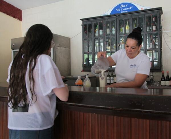 .- La coctelería refrescante, una de las ofertas de la Villa. Foto: Oscar Alfonso Sosa.