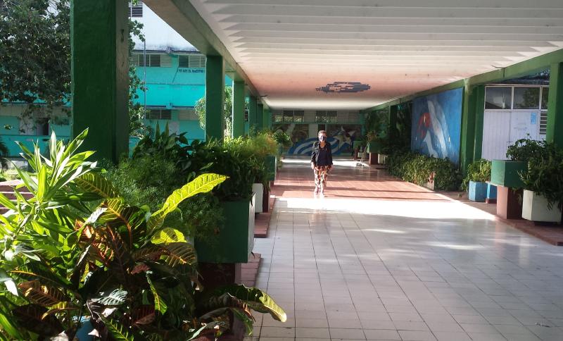 Agua segura en escuela pedagógica Vladislav Volkov tras cambio de matriz energética