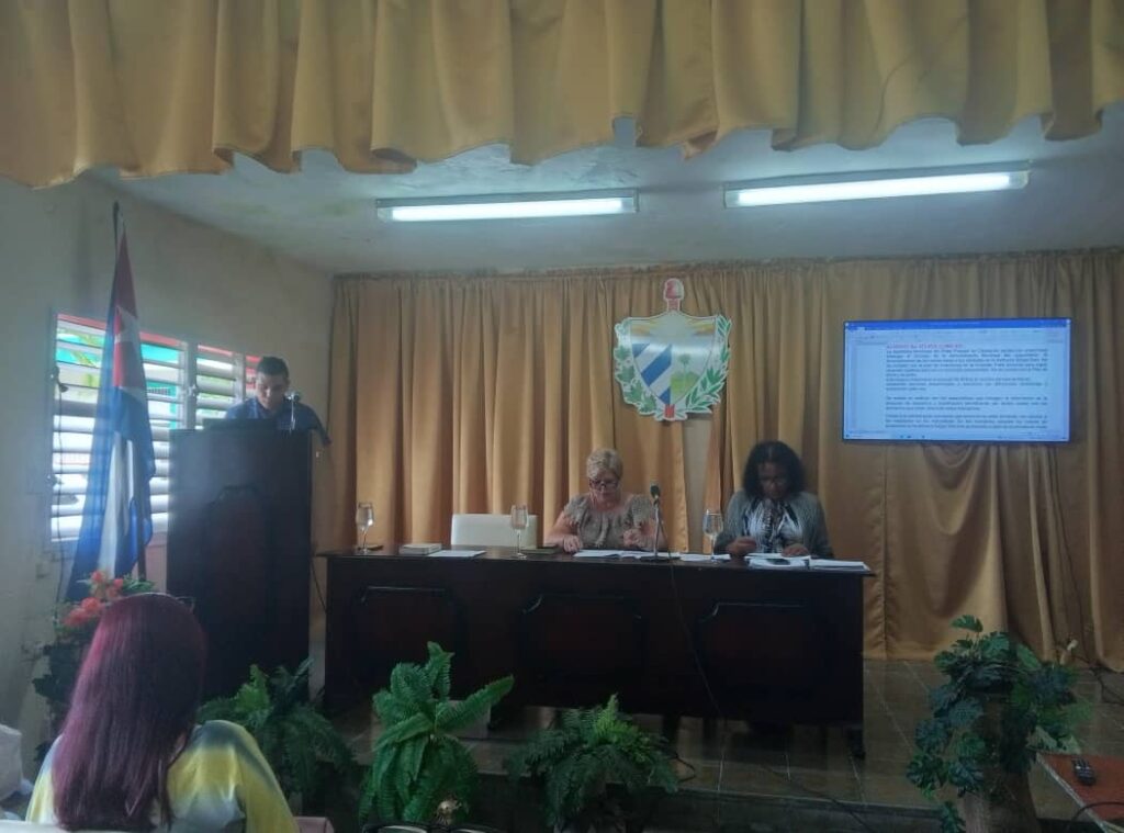 Evalúan en Cabaiguán proyecciones económicas para el 2026