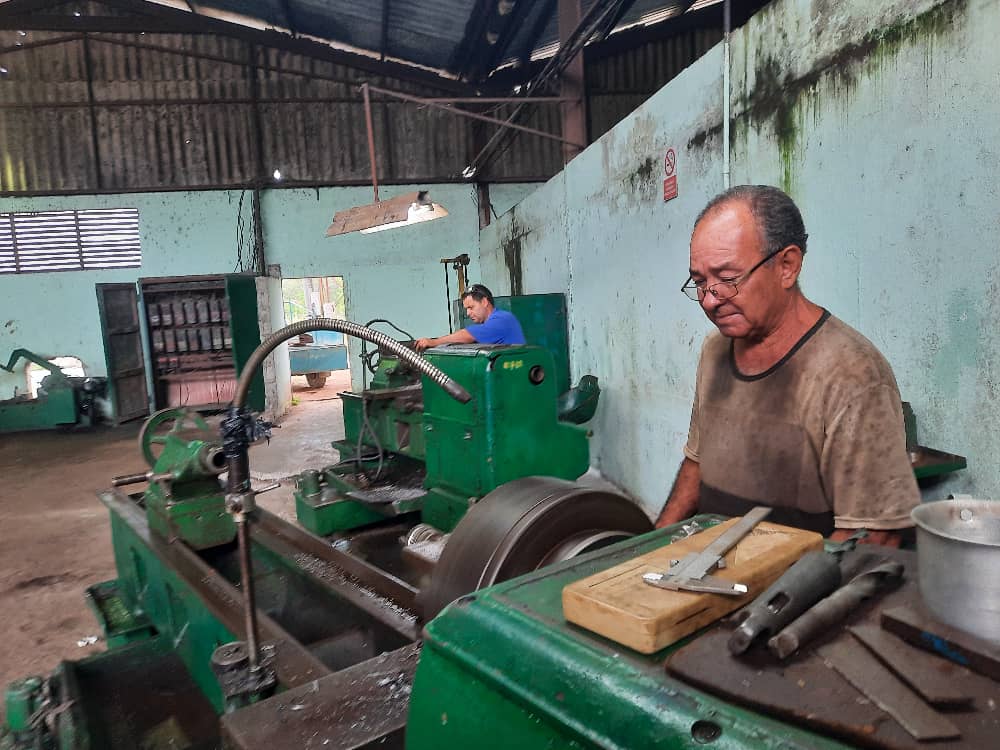 Los mil inventos del taller de maquinaria de Tuinucú
