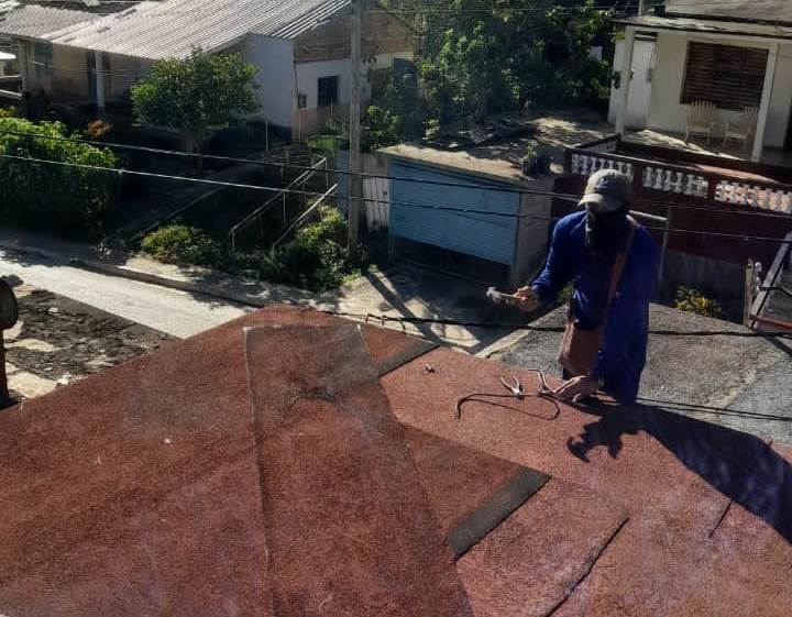 Reparadores de Cabaiguán apoyan restablecimiento telefónico en Pinar del Río