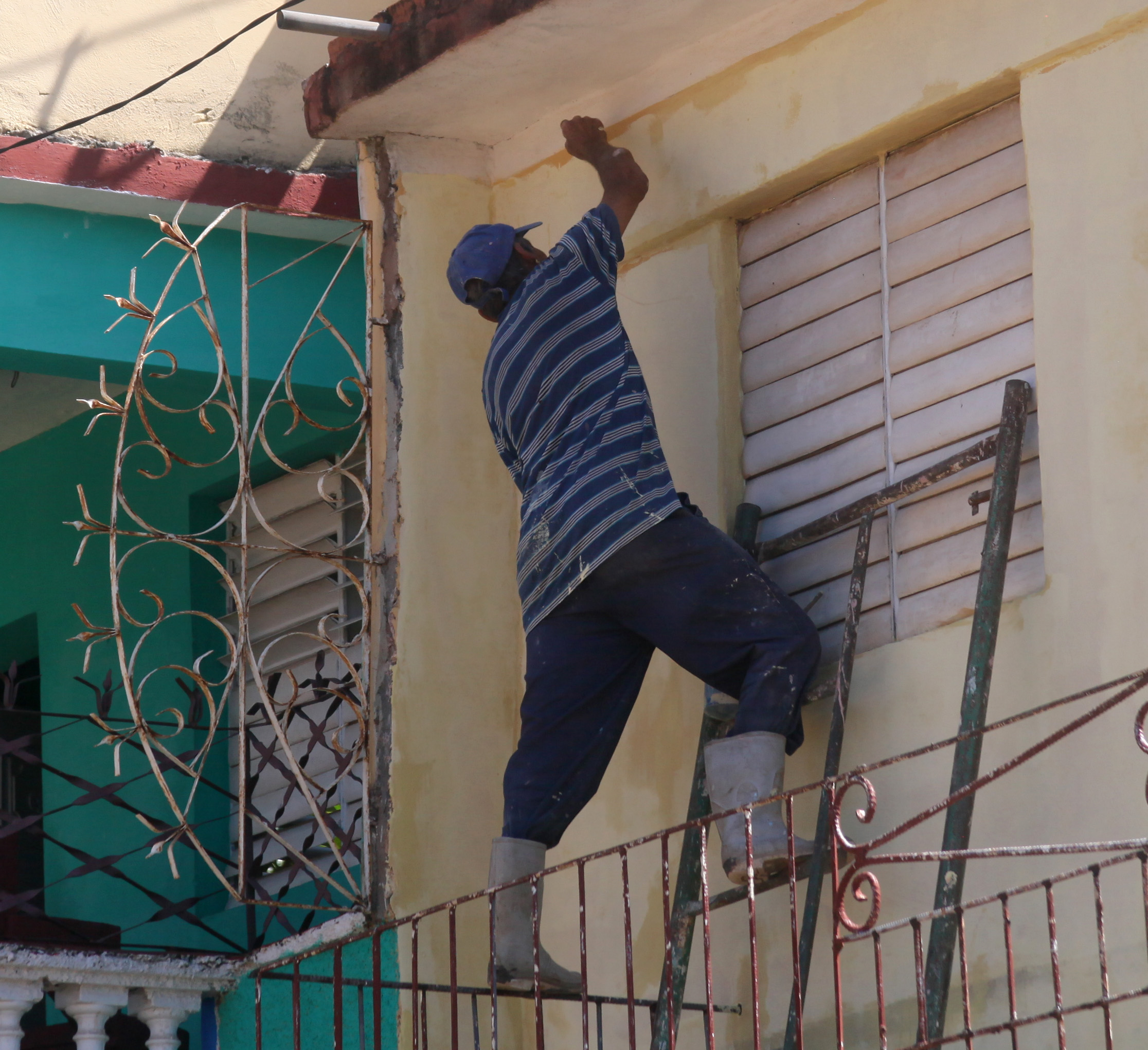 Mejorar la vida de los barrios en transformación y personas vulnerables,  prioridad en Jatibonico