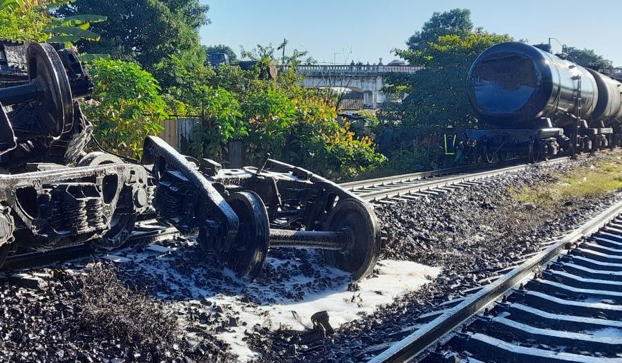 Accidente ferroviario en poblado de Guayos (+Fotos)