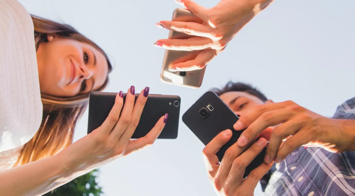 Adicción a las redes sociales: Cinco consejos para “desintoxicarse”