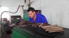 Aniristas del Melanio Hernández recuperan y fabrican piezas de repuesto
